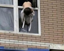 В Києві чоловік зґвалтував дівчину, а її подругу викинув з вікна