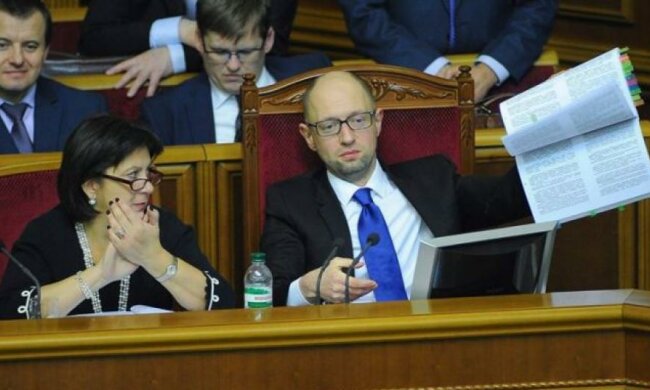 Уряд заявляє про профіцит державного бюджету