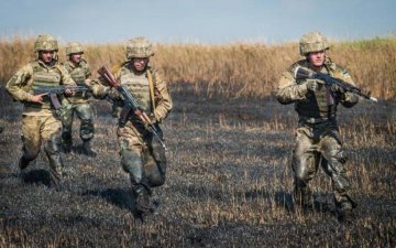 Світлодарська дуга закруглюється: воїни дали відсіч бойовикам