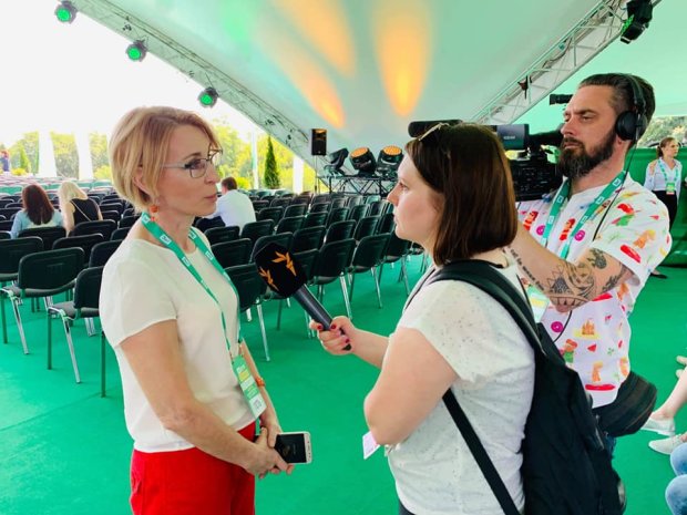 Съезд партии Слуга народа: Богуцкая показала, что происходит в гнездышке сторонников Зеленского