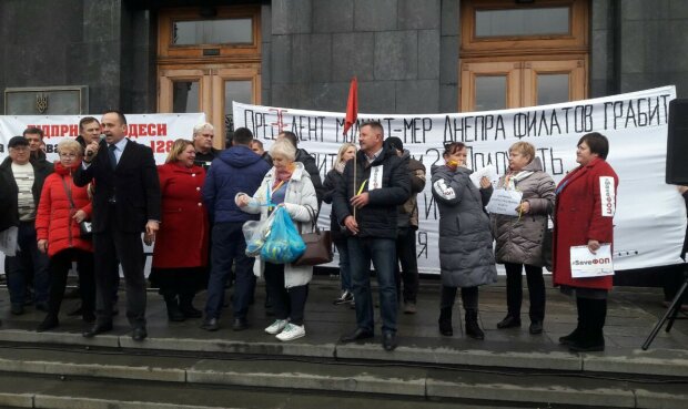 Зеленського викликає натовп обурених українців: "Ми не хочемо цієї війни"