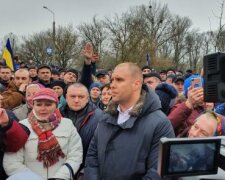 Коронавирусные протесты: губернатор Полтавщины пригрозил протестующим, что выпустит на них эвакуированных