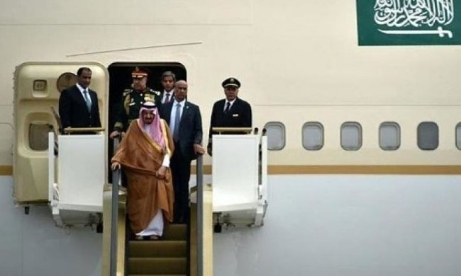 Їдемо порожняком: саудівський король зібрав 450 тонн багажу і свиту з 1500 осіб