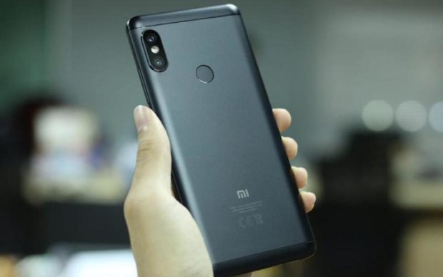 Xiaomi Mi Max 3: в сети появился тизер новинки