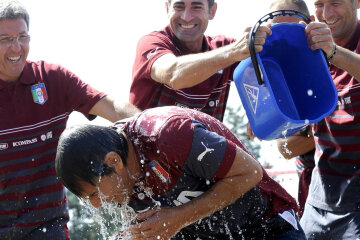 На 34 році життя помер автор флешмобу Ice Bucket Challenge: естафета з обливанням крижаною водою принесла мільйони