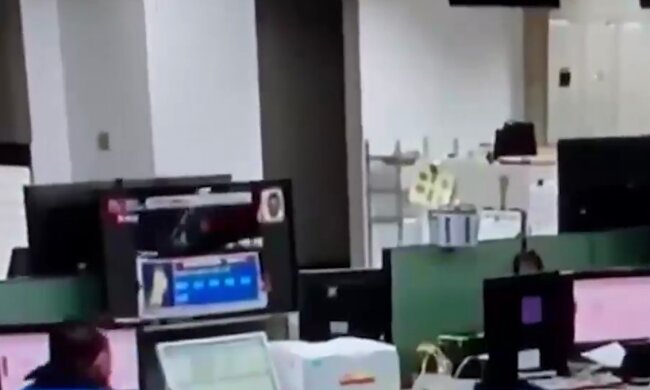 Японию всколыхнуло мощное землетрясение: объявлена угроза цунами