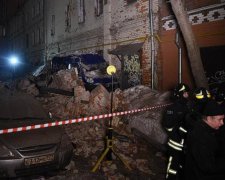 В центрі Москви обрушилась адмінбудівля: багато рятувальників і швидких
