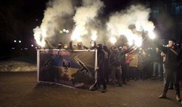 Жителі Чернігова пройшли маршем за легалізацію носіння зброї