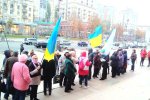 Центр Києва оточили розлючені активісти, Кличку радять "готуватися до землі": фото