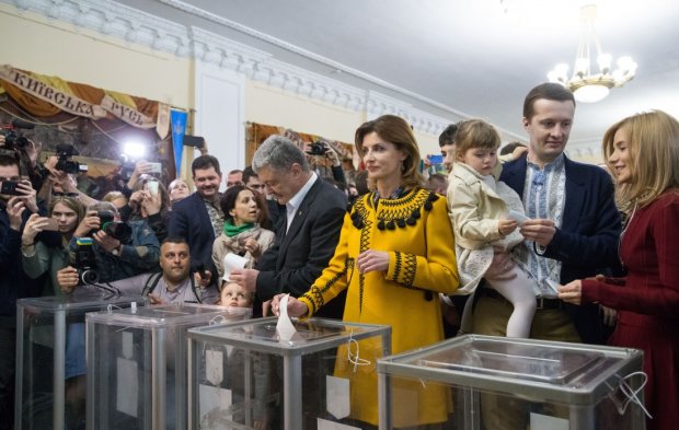 Петро Порошенко проголосував у другому турі