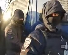 Під Харковом затримали водія, кадр з відео: YouTube Новини К