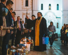 Головне за ніч: Воскресіння Христове, "зелений" план Коломойського та смерть екс-президента