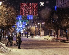 Маленьким чернівчанам вручать папірці на Новий рік: замість цукерок