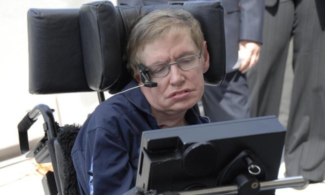 Улюблений апарат Хокінга пішов з молотка за божевільні гроші