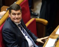 Мать беглого Онищенко задержали в Испании