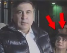 Дуже емоційна журналістка позаду Саакашвілі потішила глядачів (відео)