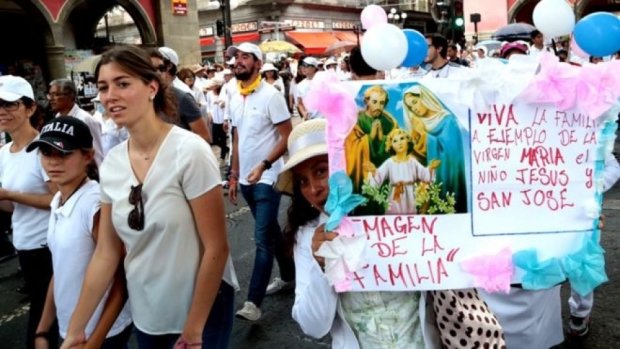 Мексиканцы выступили против однополых браков