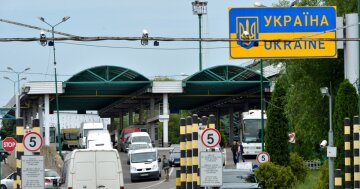 Штамп про перетин кордону в закордонному паспорті