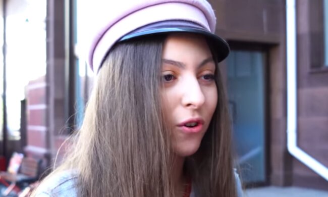 Маша Полякова, кадр з відео