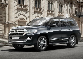 автомобиль Toyota Land Cruiser 200, фото из свободных источников