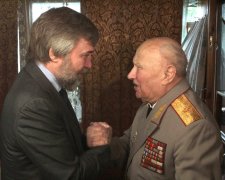 Вадим Новинский поздравил ветерана войны