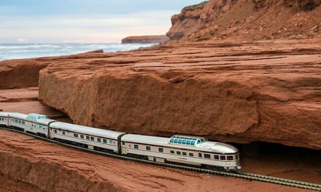 Іграшковий потяг проїхався Канадою від океану до океану (фото)