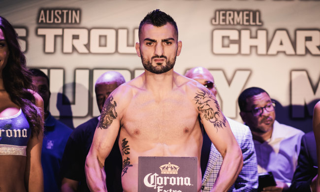 Ванес Мартиросян завершує професійну кар'єру