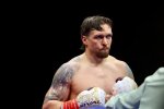 Олександр Усик із донькою на вечорі боксу у Львові