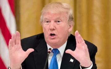 Фотограф показал настоящую величину "ядерной кнопки" Трампа