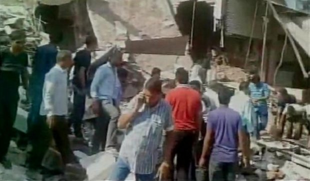 При взрыве в индийском ресторане погибли более ста человек (видео)