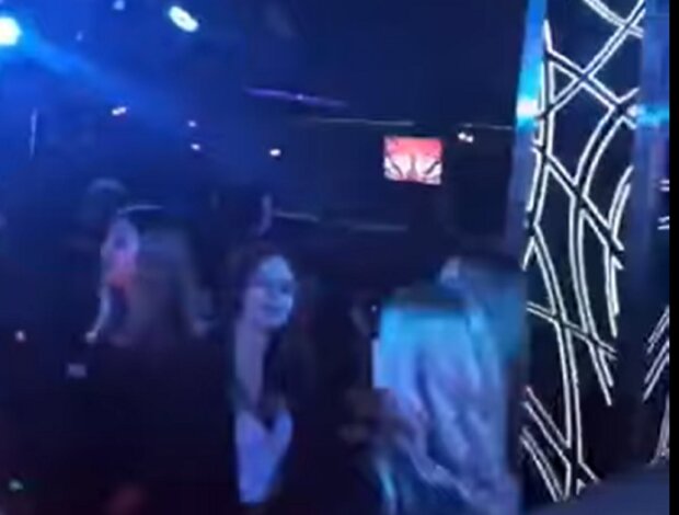 Клуб во Фанковске, кадр из видео Alex Lytvynenko: Facebook Франківські теревені