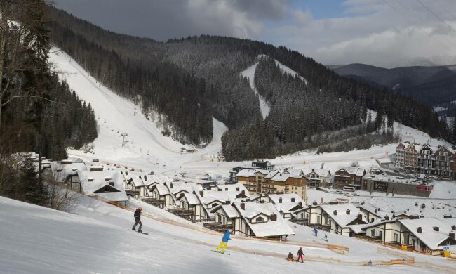 Цены на Буковеле побили рекорды неадекватности, золотые обеды: "Борща за 200 не попробуете?"