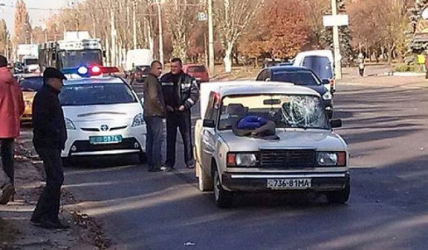 Водитель Lada сбил черкасскую девушку прямо на переходе (фото)