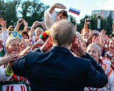 Всю страшну реальність Росії зібрали в пародійному кліпі