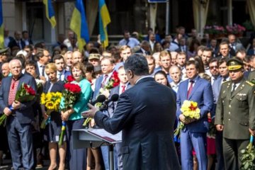 Украина в ЕС и НАТО: Порошенко собирается переписать Конституцию