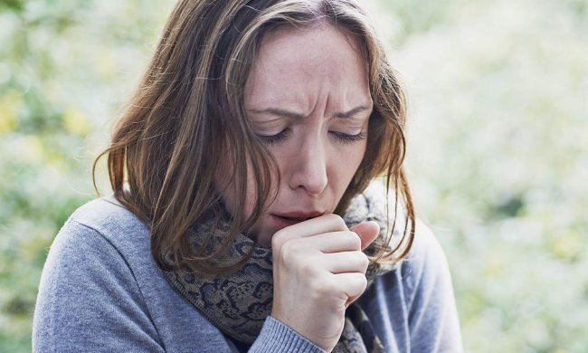 Бронхіт, трахеїт та пневмонія: як розрізнити небезпечні хвороби за кашлем