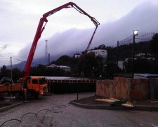 На крымской даче Януковича закипела работа