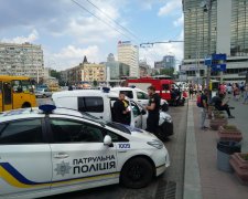 Слідом за метро у Києві "замінували" аптеки: поліція прочісує місто, жартівників чекає камера