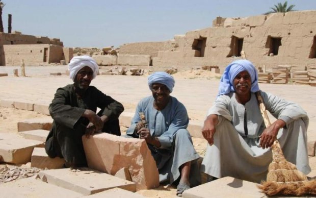Египет начал сажать туристов за длинные языки