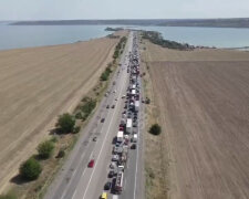 Ніякий вірус не лякає: на в'їздах до Одеси утворилися багатогодинні затори