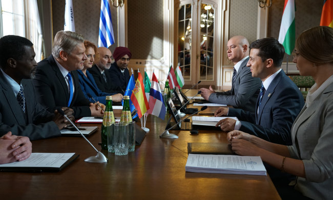 Зеленський із "Слугою народу" з легкістю обійшов усіх кандидатів: уже не смішно