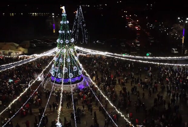 Новогодняя елка, скриншот видео
