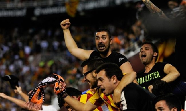 Во время матча "Валенсия" - "Барселона" умер болельщик