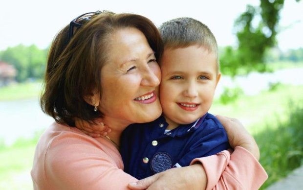 К добру не приведет: 6 причин не оставлять ребенка у бабушки