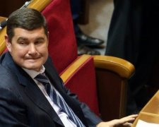 Влада дає Онищенко час втекти з країни