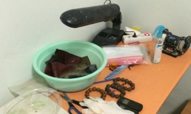 Цех по обробці бурштину правоохоронці викрили в Одеській області (фото)