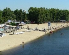 Київські пляжі закрили через кишкову паличку