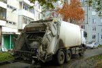 Настоящее месиво: мусоровоз раздавил киевлянку