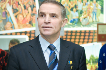 Президенти, політики та військові: як у столиці прощаються з Леонідом Каденюком