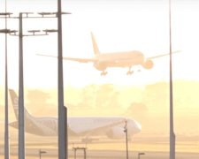 Опубліковано відео історичної посадки літака Qatar Airways